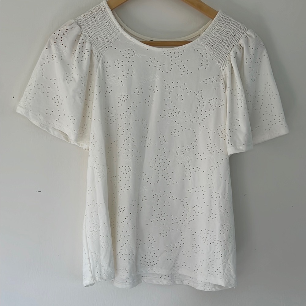 Womens white eyelet top with ruffle sleeves white sz medium